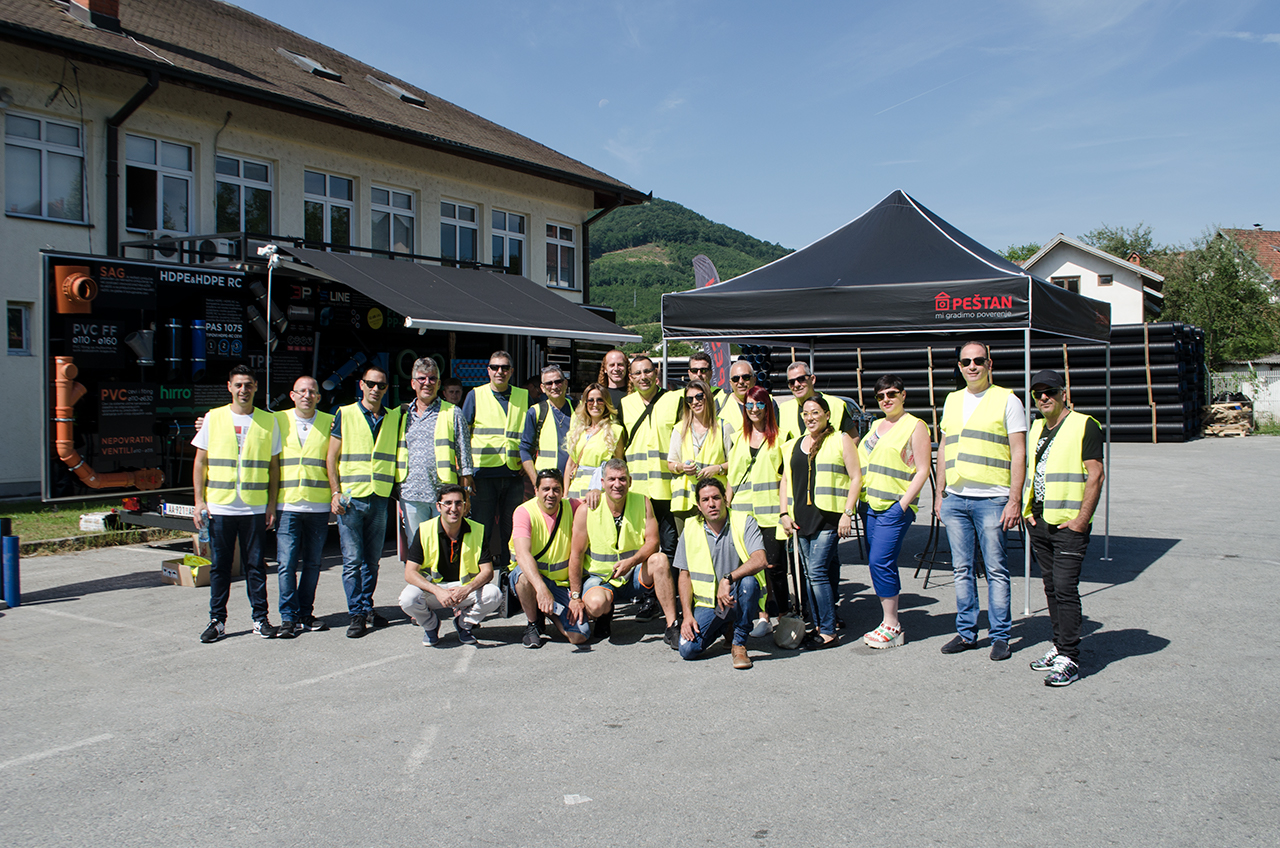 來自以色列的合作伙伴來微朗公司考察